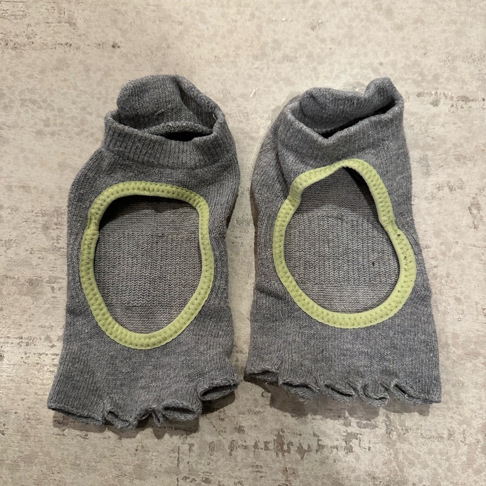 Toesox half toe grip socks